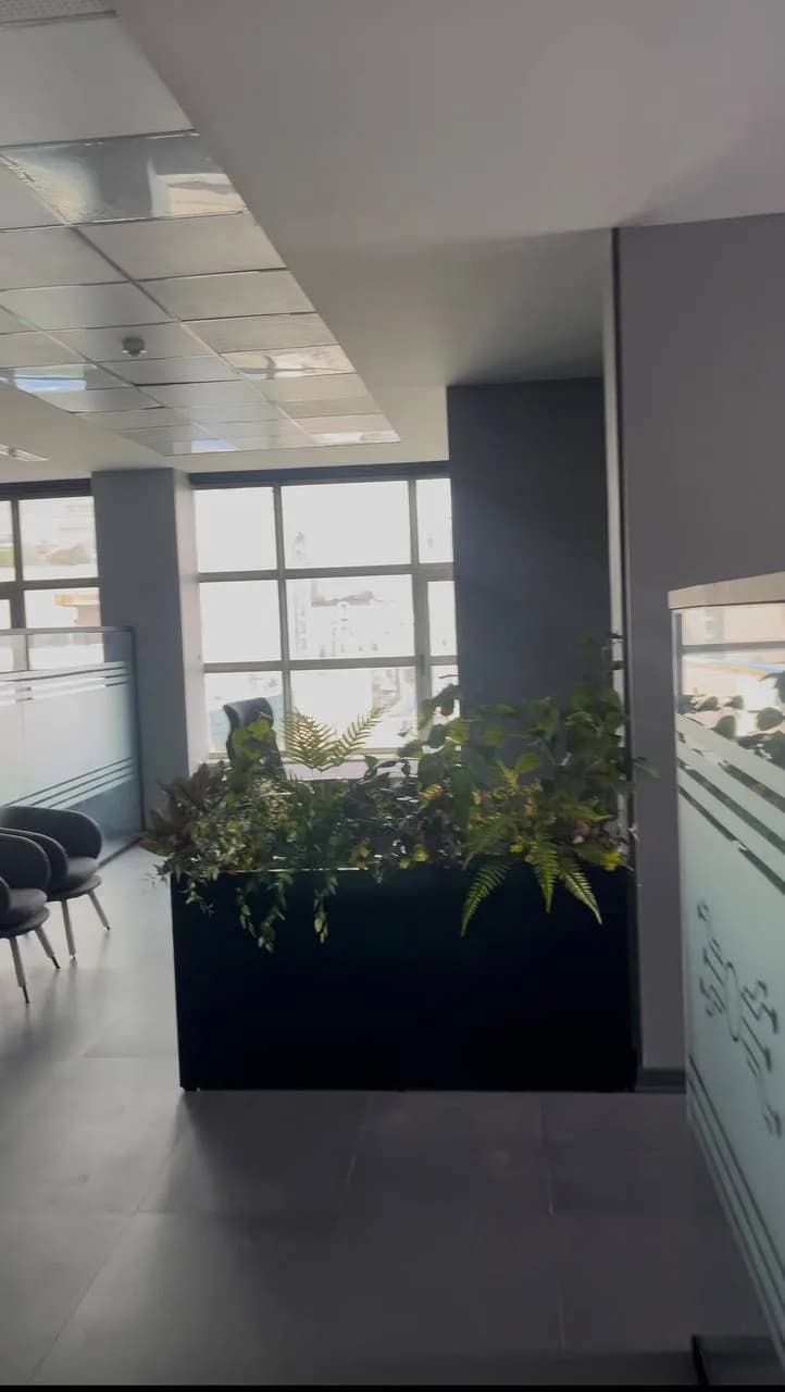 یک تیم مهندسی، از طراحی تا تحویل کلید